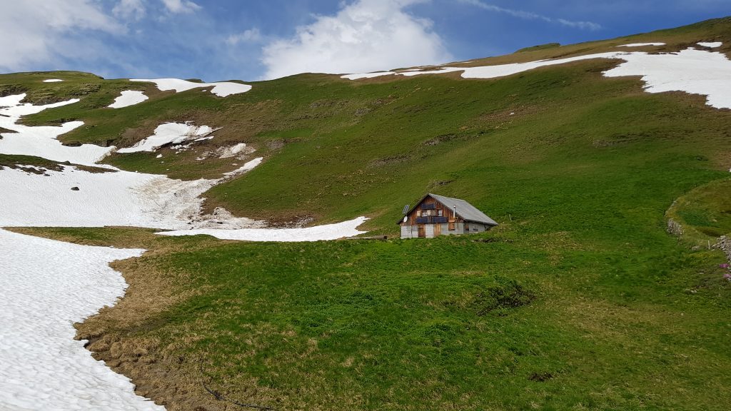 The Alpine hut Chammhüttli.